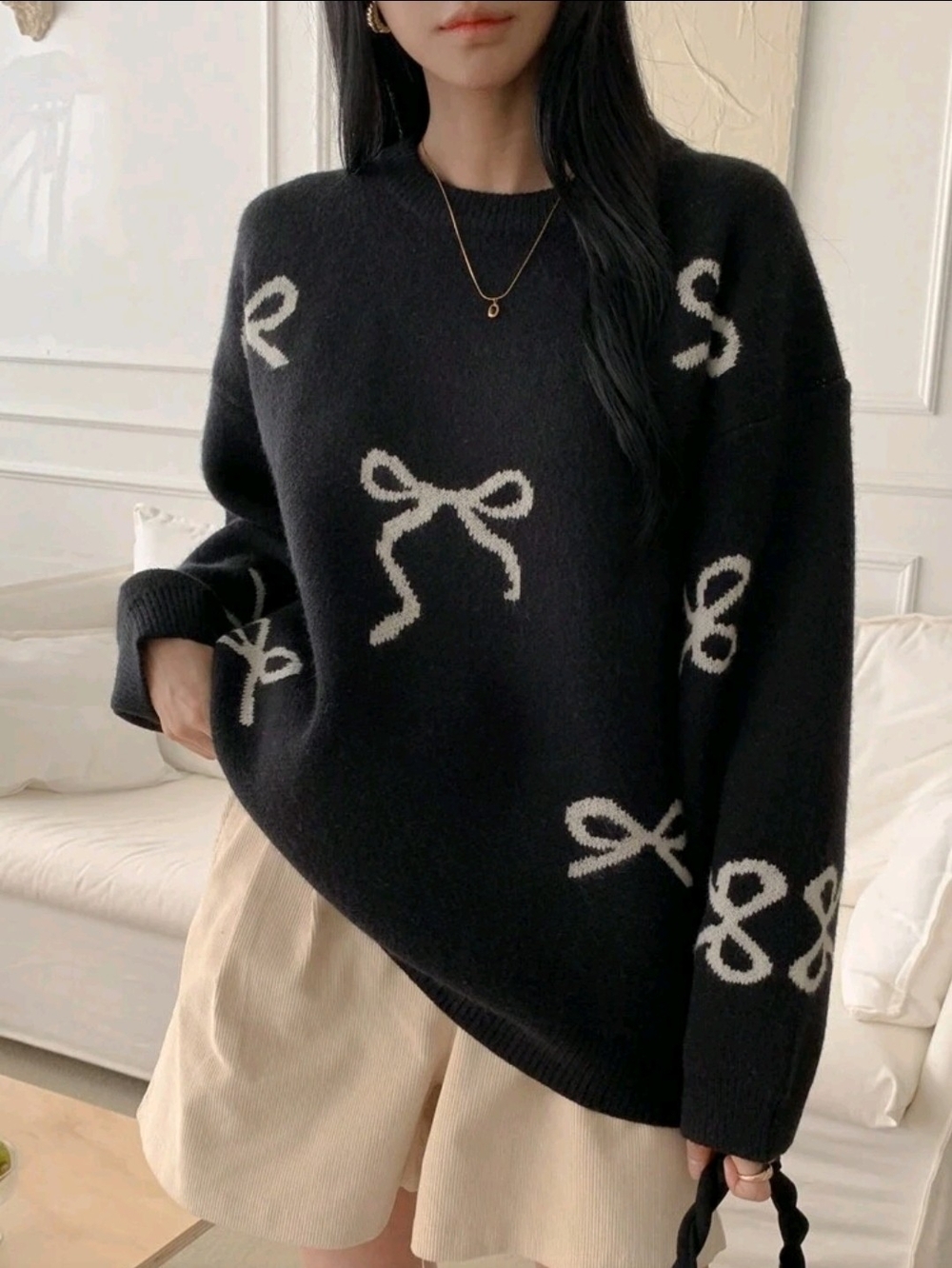 Black Bow-Pattern Crewneck Sweater - Women - Picture 4 of 8